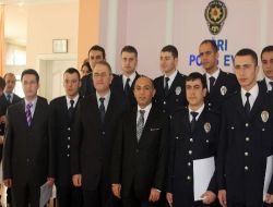 Ağrı'da 2009'un Başarılı Polisleri Ödüllendirildi