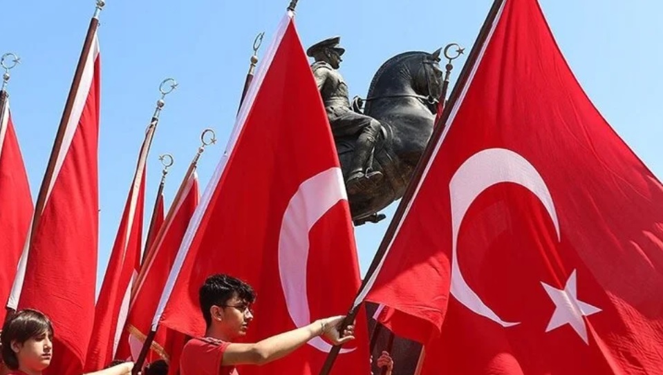 19 Mayıs Atatürk'ü Anma, Gençlik ve Spor Bayramı tüm yurtta kutlanıyor
