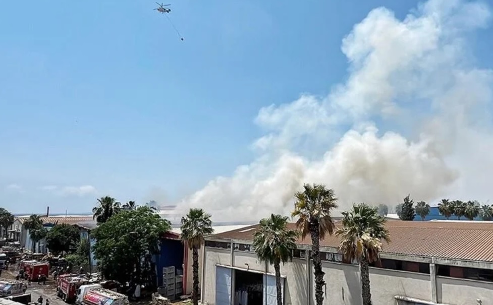 Mersin Serbest Bölgesi'ndeki bir depoda çıkan yangın söndürüldü