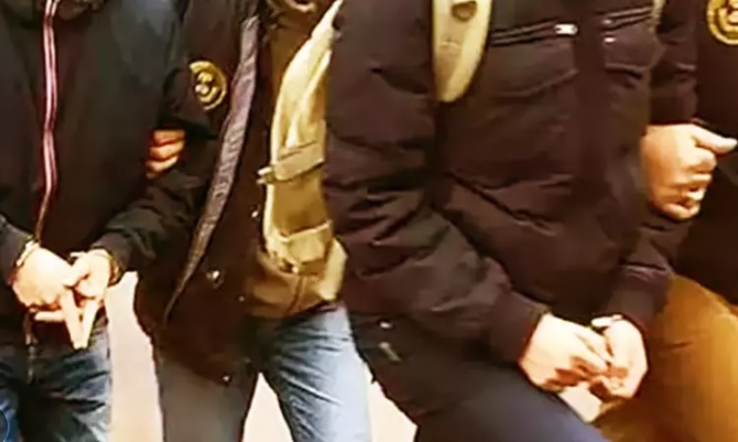 Bitlis'te 2 yolcunun üst aramasında 10 kilogram eroin ele geçirildi!