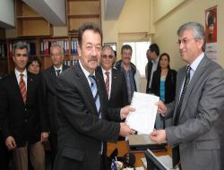 Antalya İl Başkanı Chp'li Ülken Mazbatasını Aldı