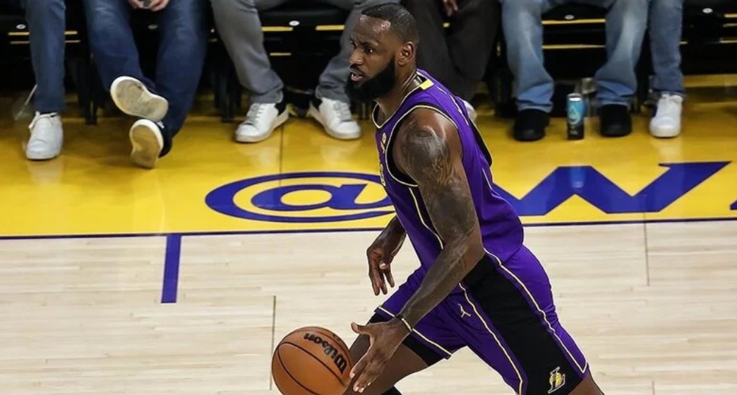 Yıldız oyuncu LeBron James'ten emeklilik sinyali