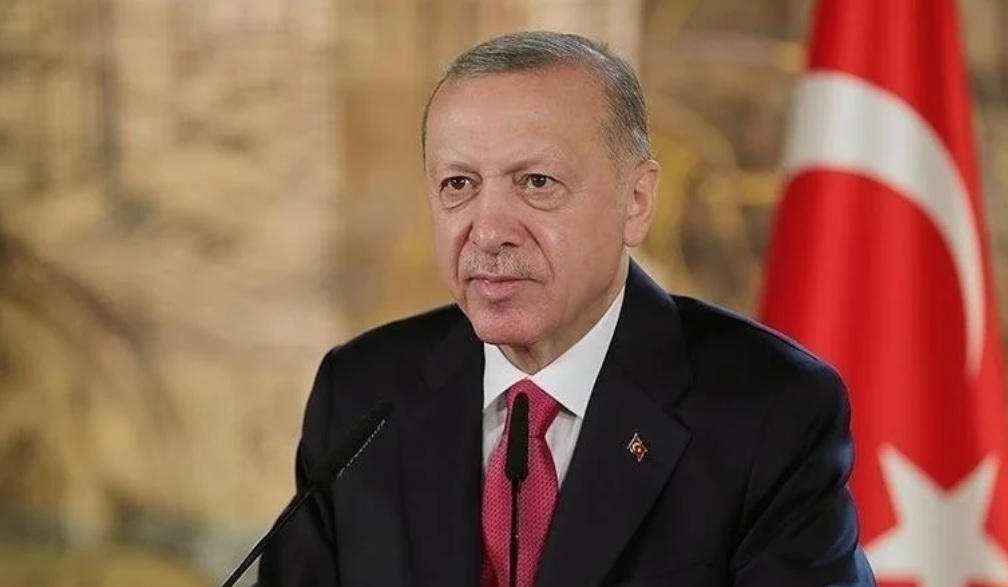 Cumhurbaşkanı Erdoğan'dan depremzedelere "yanınızdayız" mesajı