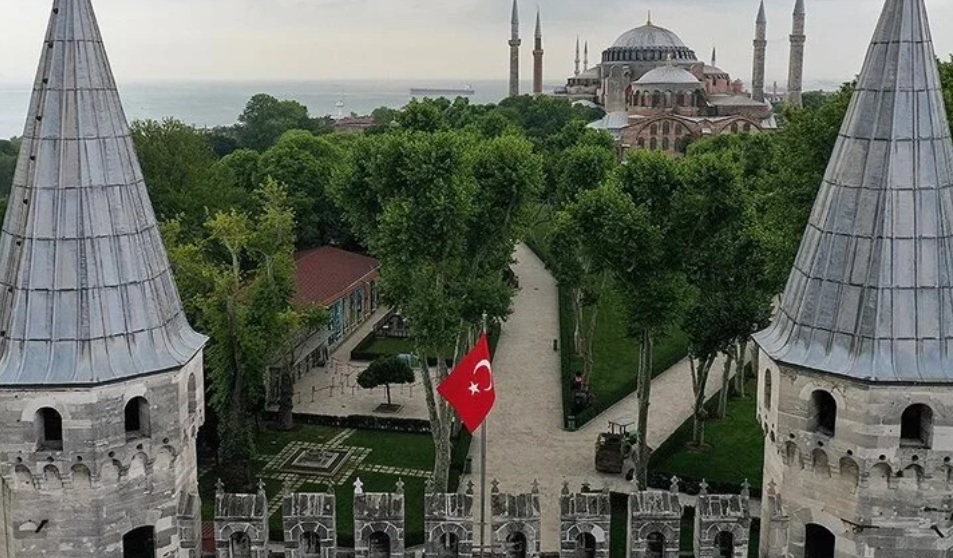 Topkapı Sarayı ve Mukaddes Emanetler, FPV dron ile görüntülendi