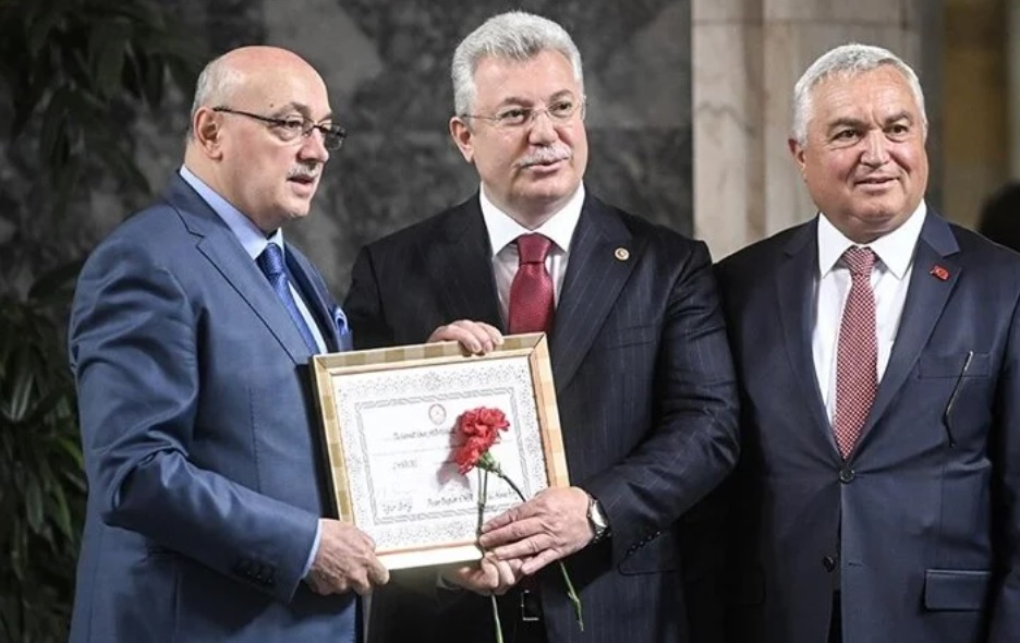 Milletvekilleri kayıt işlemleri sürüyor..