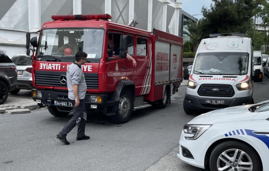 İstanbul'da okulda deney sırasında PATLAMA