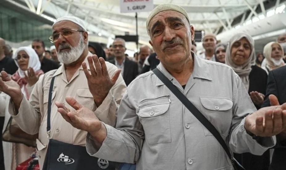 Ankara'dan ilk hac kafilesi dualarla uğurlandı