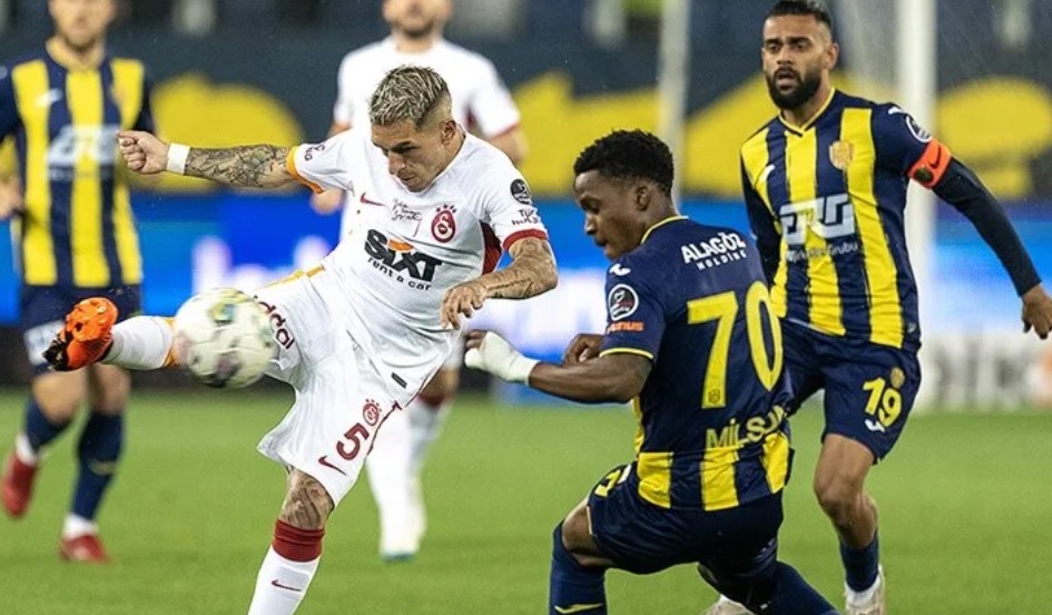 Galatasaray ligin bitimine 2 hafta kala şampiyonluğunu ilan etti