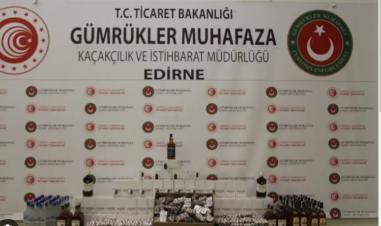 Kapıkule Gümrük Kapısı'nda kaçak elektronik sigara ve ilaç ele geçirildi