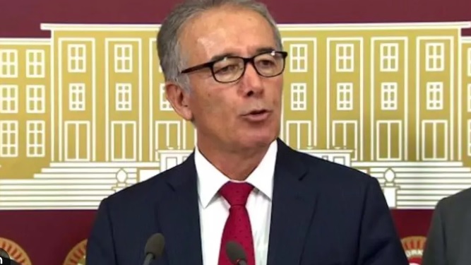 Ahat Andican İYİ Parti’den istifa etti!