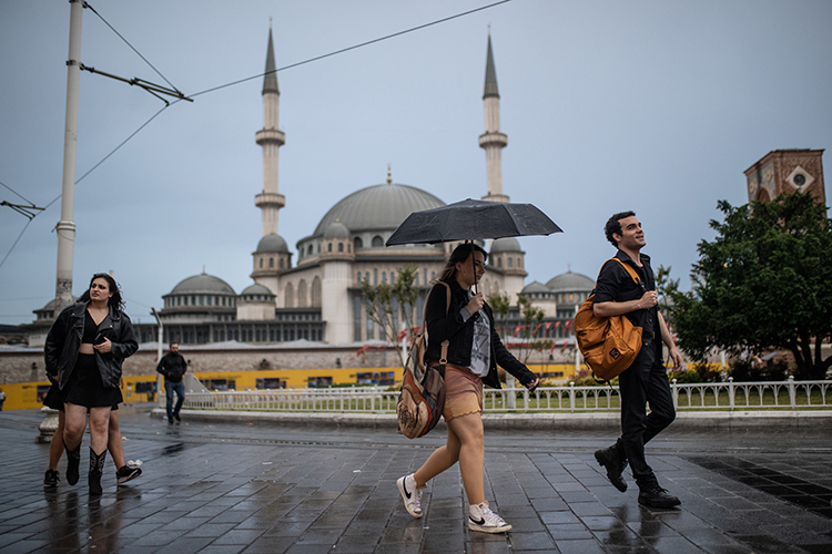 İstanbul'da sağanak etkili oldu