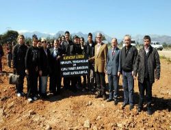 Terziler Ve Öğrenciler Birlikte Fidan Dikti