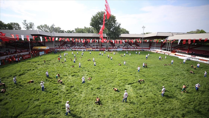 662. Tarihi Kırkpınar Yağlı Güreşleri Edirne'de başladı