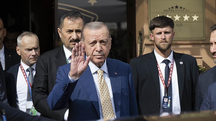 Erdoğan'dan NATO Zirvesi'nde yoğun diplomasi mesaisi