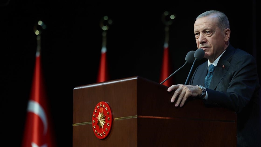 Erdoğan: Önceliklerimizin en başında Türkiye'yi darbe anayasasından kurtarmak var