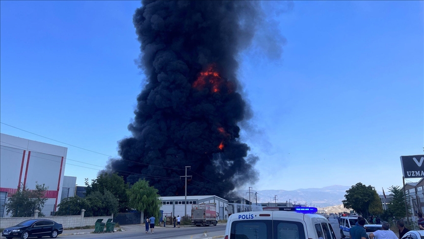 Denizli'de geri dönüşüm depolama tesisinde yangın çıktı!
