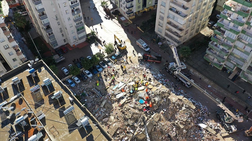 Adana'da depremde 10 kişinin öldüğü binanın mühendisine 22 yıl 6 aya kadar hapis istemi