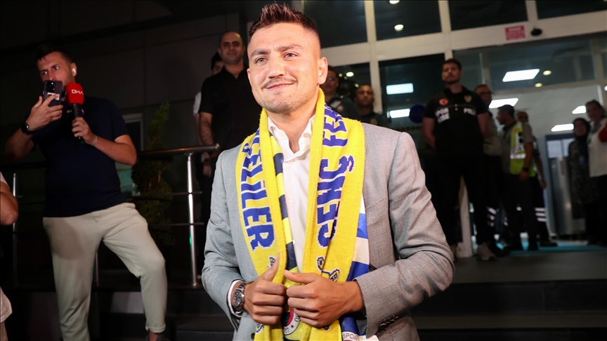 Cengiz Ünder, Fenerbahçe taraftarının önüne çıkmak için sabırsızlanıyor