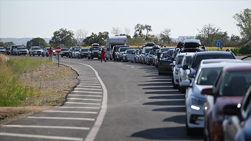 İpsala Sınır Kapısı'nda geçişler kontrollü başladı