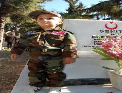 İzmir Kadifekale Şehitliği'nde Çanakkale Anma Töreni Düzenlendi