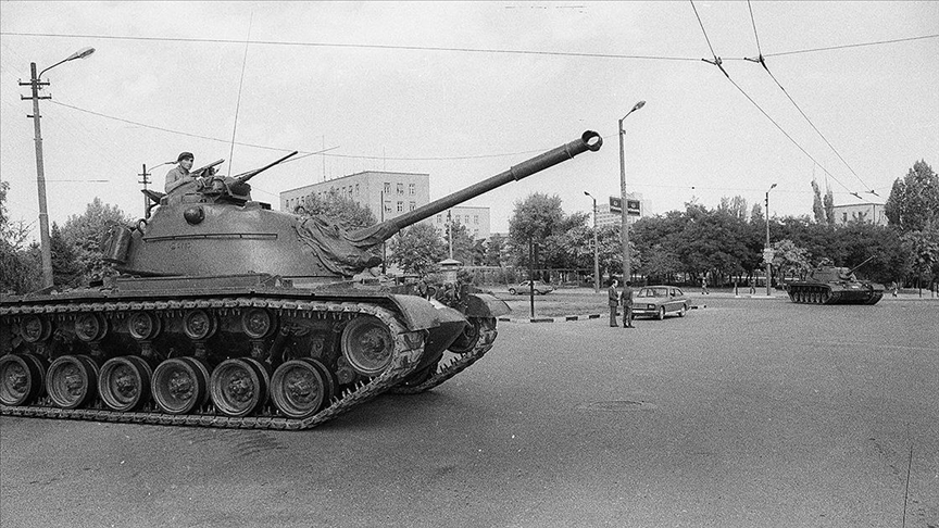 Kanlı 12 Eylül darbesinin üzerinden 43 YIL geçti..