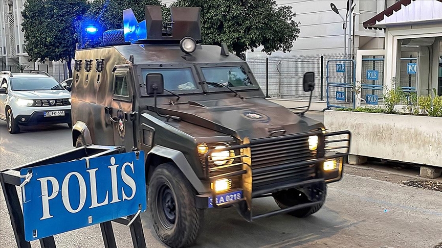 Depremzedeleri "Kiralık Ev" vaadiyle dolandırdıkları öne sürülen 10 zanlı yakalandı