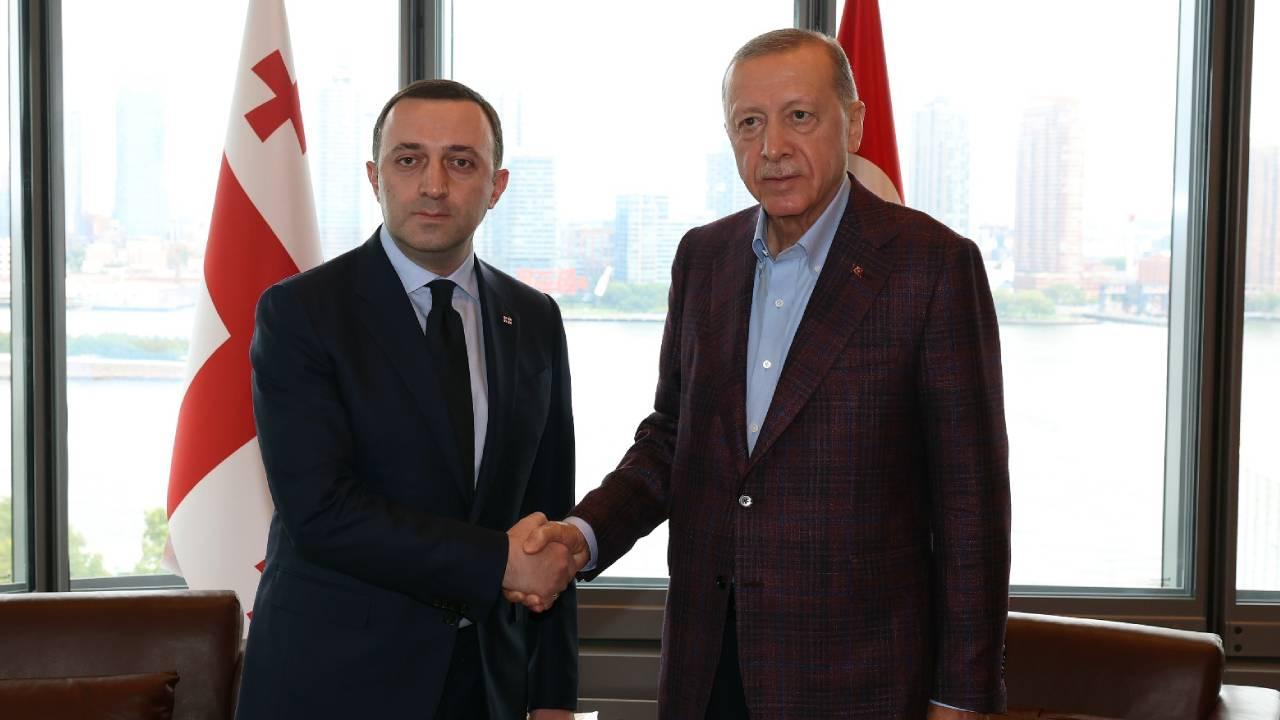 Cumhurbaşkanı Erdoğan'dan Türkevi’nde diplomasi trafiği