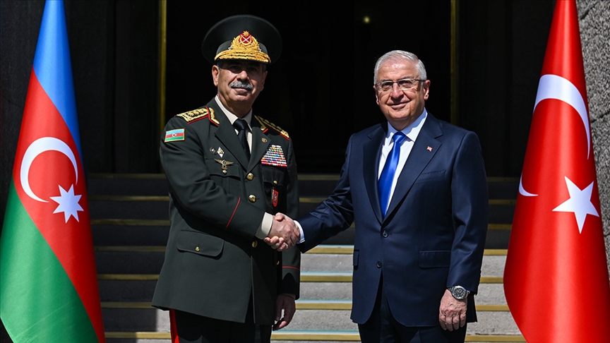 Bakan Güler, Karabağ'daki başarı dolayısıyla Hasanov'u kutladı