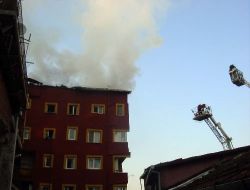 Şişli'de İtfaiyenin Güçlükle Müdahale Ettiği Yangın Korkuttu