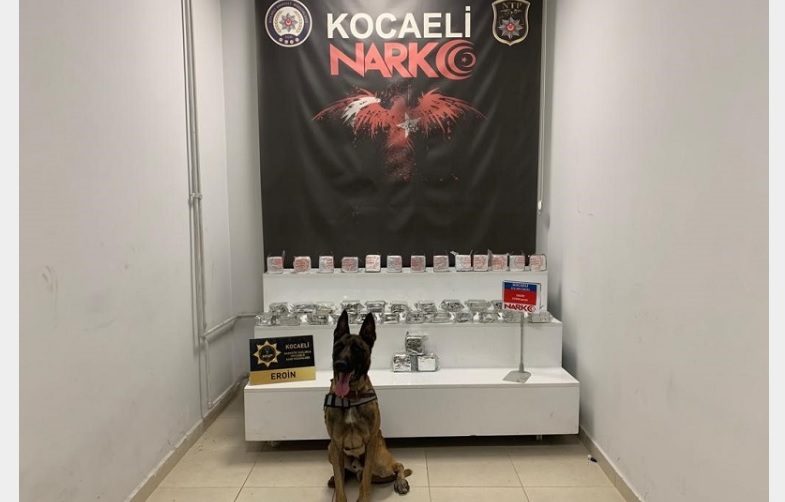 TEM Otoyolu'nda 21 KİLO EROİN ele geçirildi!