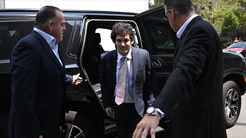 FTX'in eski CEO'su Bankman-Fried hakkındaki "dolandırıcılık" davası başladı
