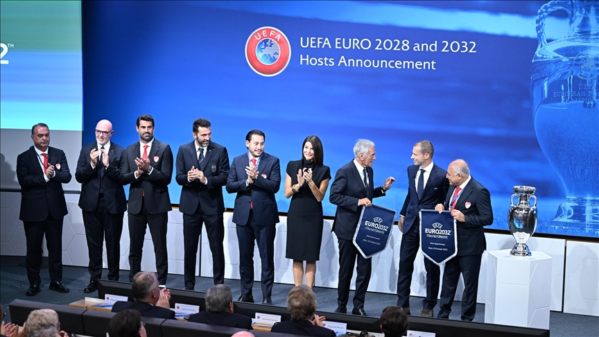 UEFA  2032 Avrupa Futbol Şampiyonası ev sahipliğini Türkiye ve İtalya ortaklığına verdi