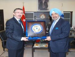 "hindistan İle İyi Olan Siyasi İlişkilerimizin Ekonomiye Yansımasını İstiyoruz"