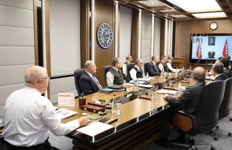 Bakan Güler, kuvvet ve birlik komutanlarıyla toplantı yaptı