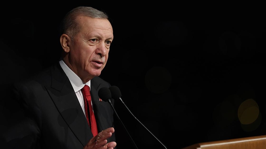 Erdoğan: Cumhuriyetimizin 100'üncü yaşını millet olarak köklü birikime sahip olmanın gururuyla kutluyoruz