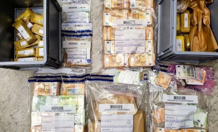 50 kilo altın 500 bin euroyla yakalandılar! Türkiye'ye geliyorlardı