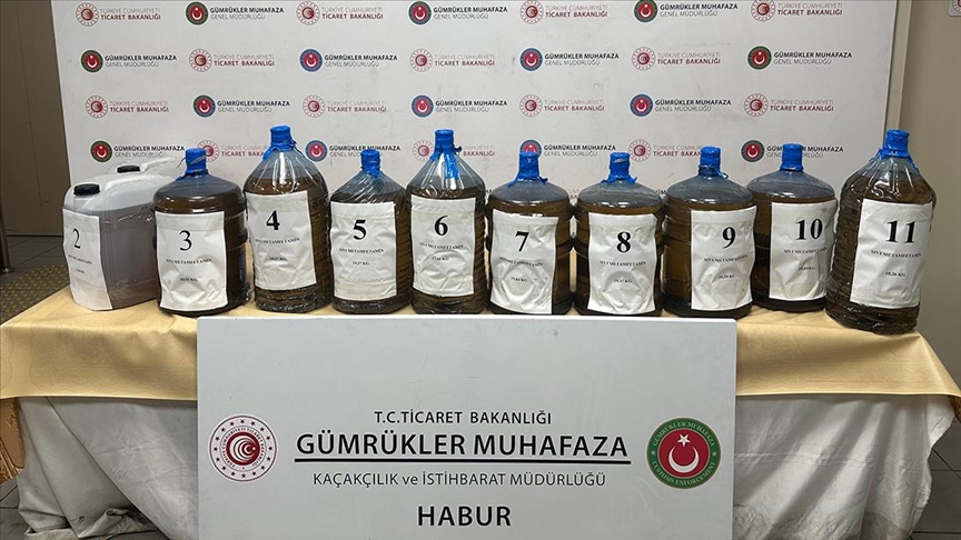 Bolat, bir tırda 216,6 kilogram sıvı metamfetamin ele geçirildiğini duyurdu