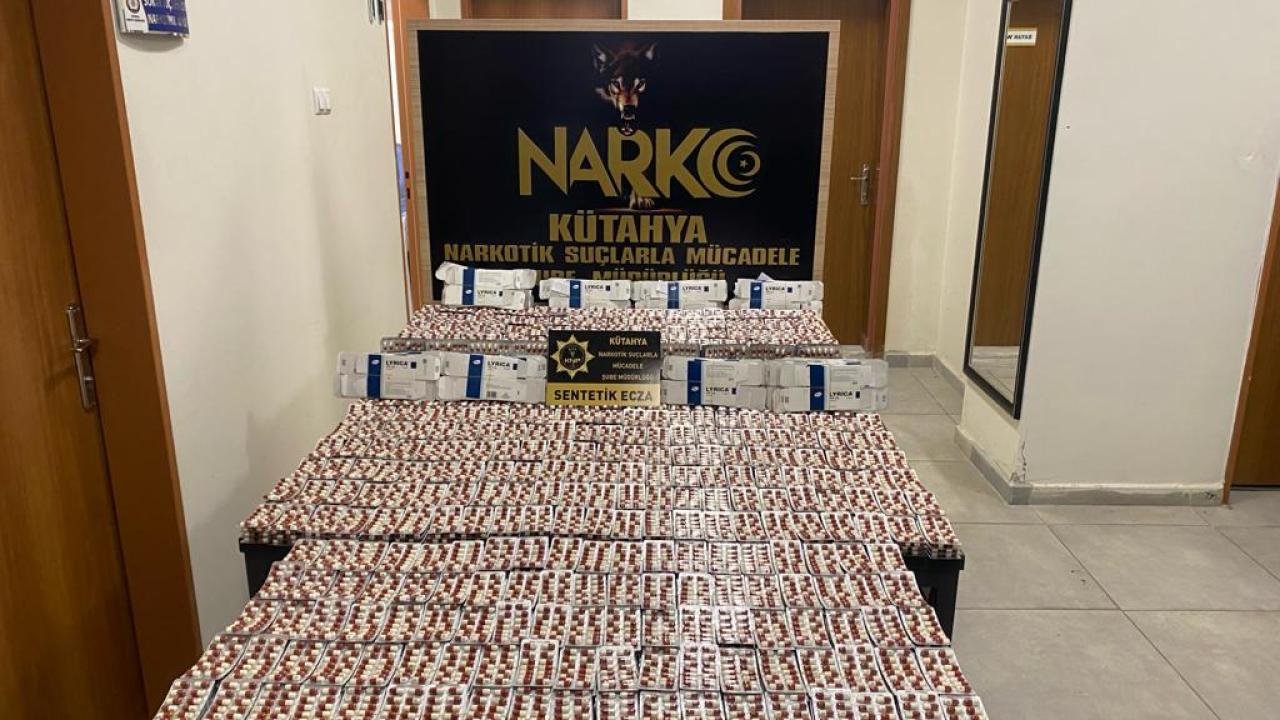 Kütahya'da 19 bin sentetik ecza ele geçirildi