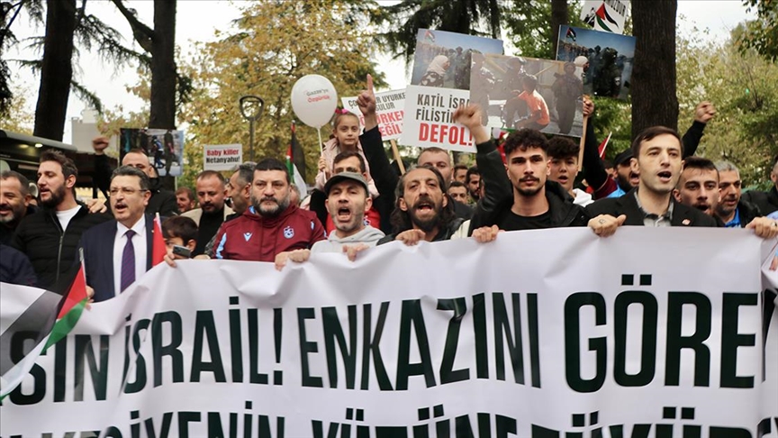 Futbol taraftar gruplarından İsrail'e "Filistin" tepkisi