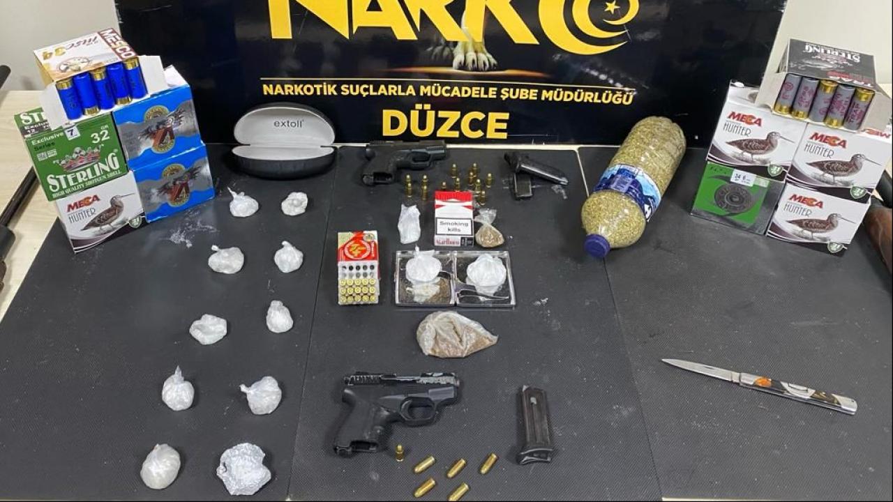 Düzce'de uyuşturucu operasyonunda 2 kişi yakalandı