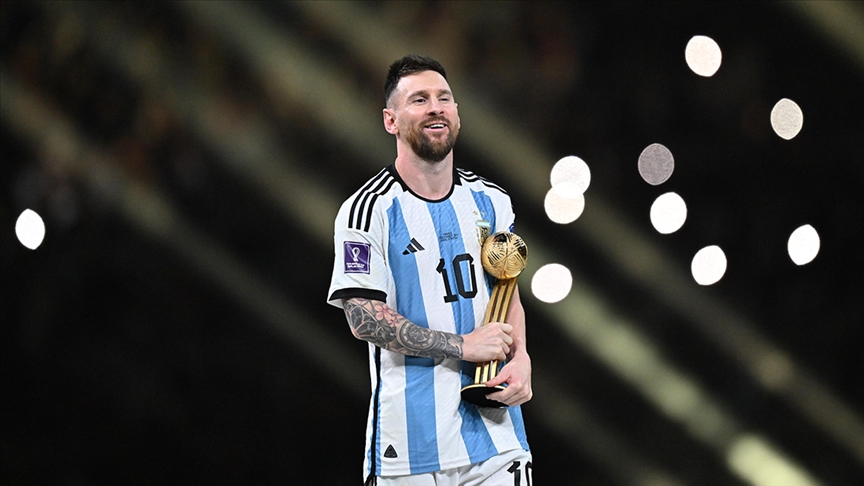 Messi'nin 2022 Dünya Kupası'nda giydiği formalar müzayedeye çıkacak!