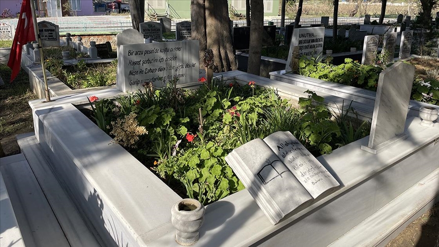 TÜRKİYE ŞEHİT ÖĞRETMENLERİNİ UNUTMUYOR!