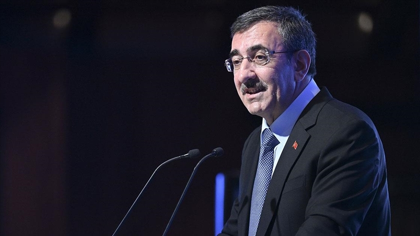 Cumhurbaşkanı Yardımcısı Yılmaz'dan Öğretmenler Günü paylaşımı