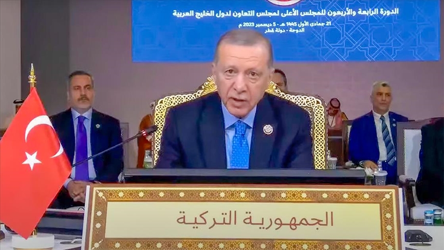 Erdoğan: Gazze'deki mezalimin bölgesel bir savaşa dönüşmesine fırsat vermememiz gerekiyor