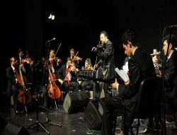 Romanlar'dan Kurulu Çalgıcı Mektebi İlk Konserini Verdi