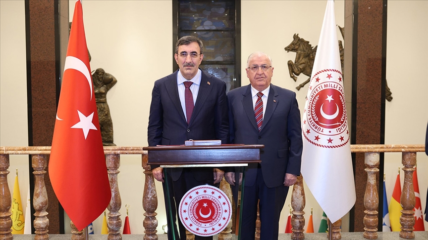 Cumhurbaşkanı Yardımcısı Yılmaz'dan Bakan Güler'e taziye ziyareti