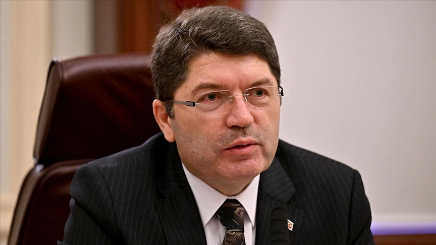 Tunç'tan şehit ailelerine yönelik paylaşımlara ilişkin açıklama: Gözaltına alınan 125 kişiden 3'ü tutuklandı