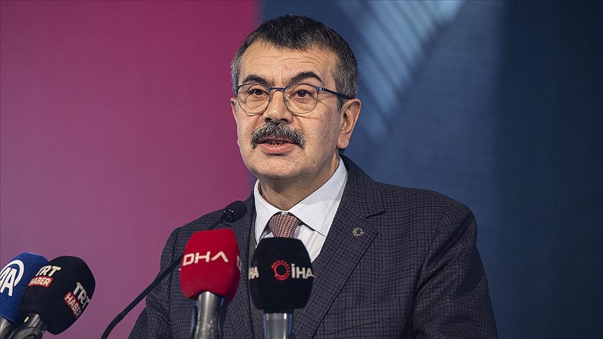 Tekin: Çocukların kendi yeteneklerini yönetebilmesi için adımlar atıyoruz