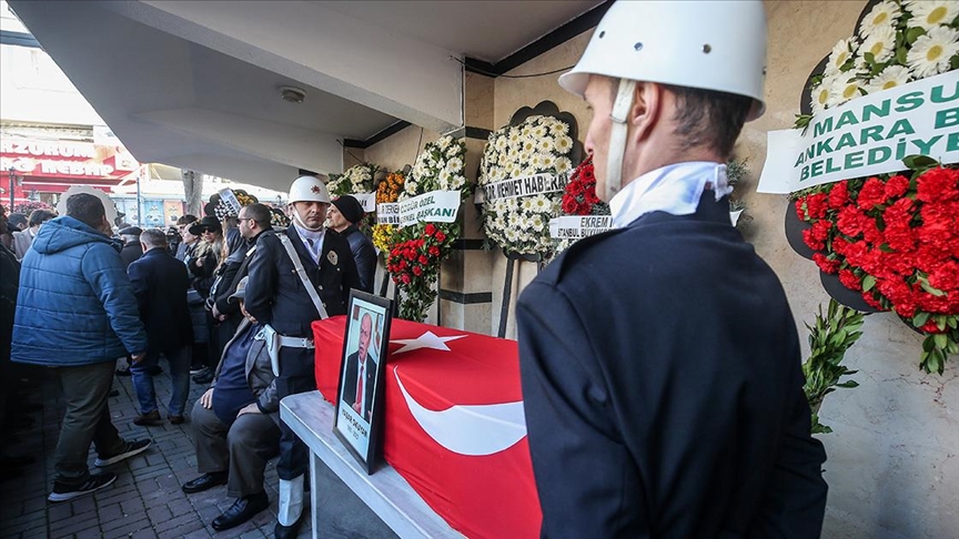 Yaşar Okuyan Yalova'da son yolculuğuna uğurlandı