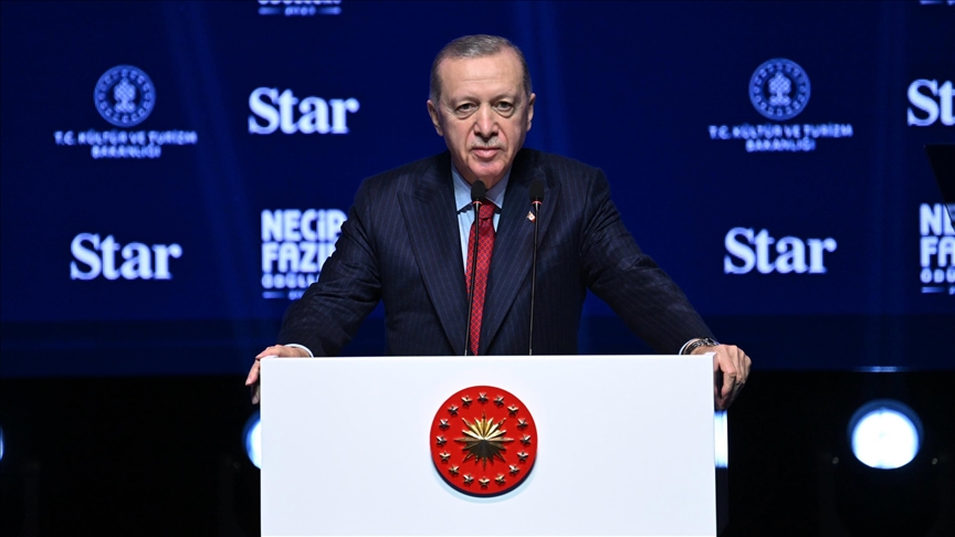 Cumhurbaşkanı Erdoğan: Türk sporunun tartışmalarla değil başarılarla gündeme gelmesini arzu ediyoruz
